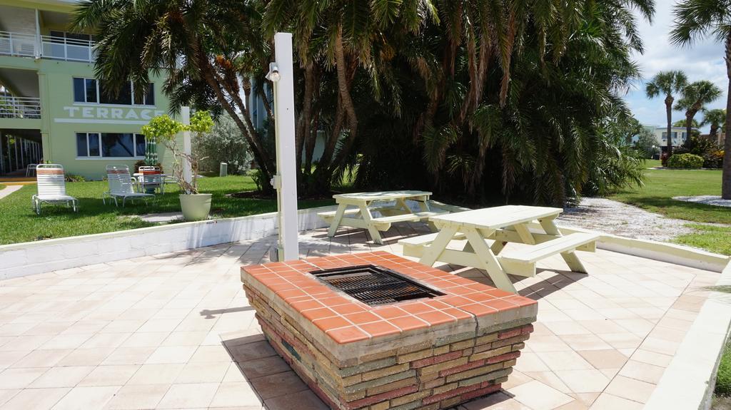 Tropic Terrace Of Treasure Island Hotel St. Pete Beach Exterior photo